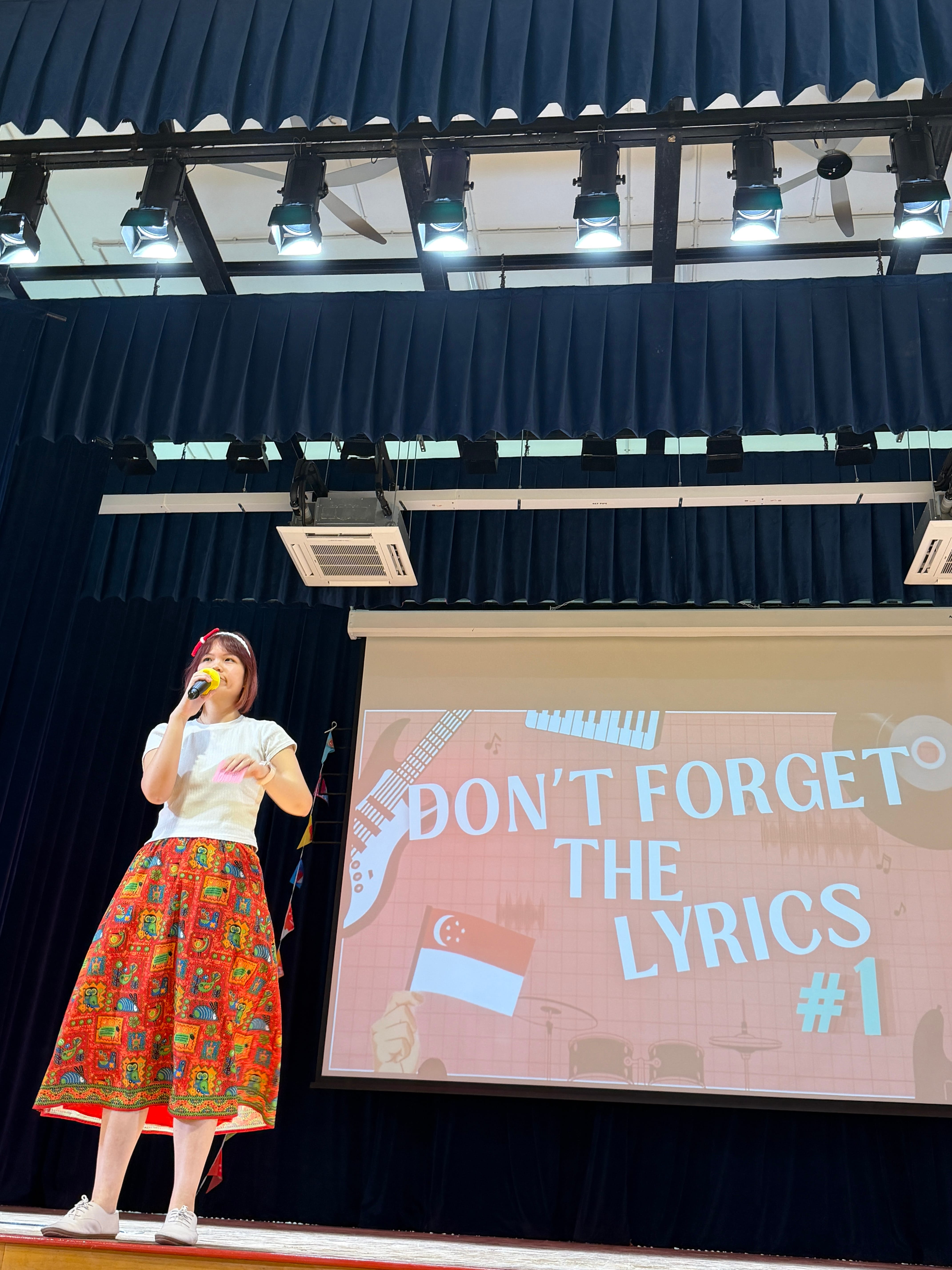 🙌 Testing Our Tunes: Our Music Teachers keep the energy soaring, engaging the audience with a thrilling game of "Don't Forget the Lyrics" during the celebration. 